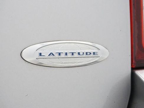 Used 2014 Jeep Compass Latitude w/ Sun/Sound Group image 16