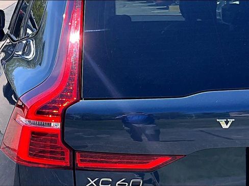 Used 2025 Volvo XC60 B5 Plus AWD/4WD image 28