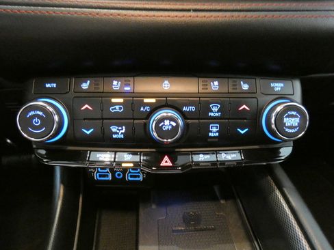 Used 2023 Dodge Durango R/T AWD/4WD image 16