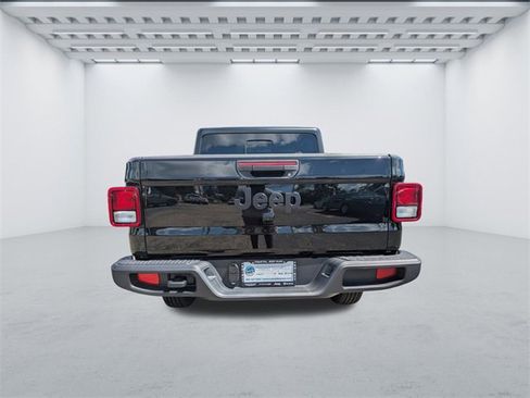 New 2025 Jeep Gladiator Sport image 5