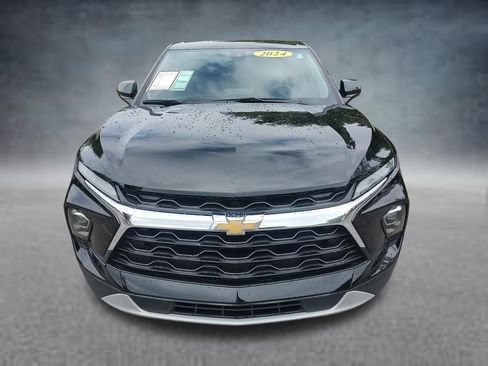 Used 2024 Chevrolet Blazer LT FWD image 2