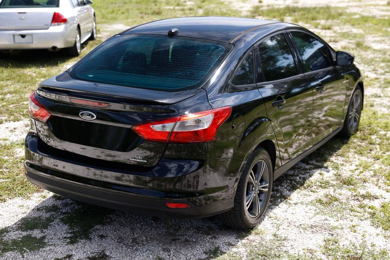 Used 2012 Ford Focus SE FWD image 11