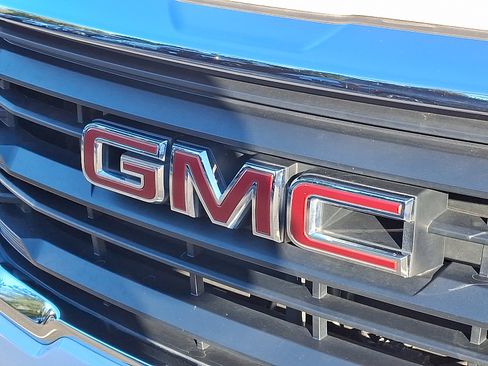 Certified 2022 GMC Terrain SLE w/ Driver Convenience Package image 8