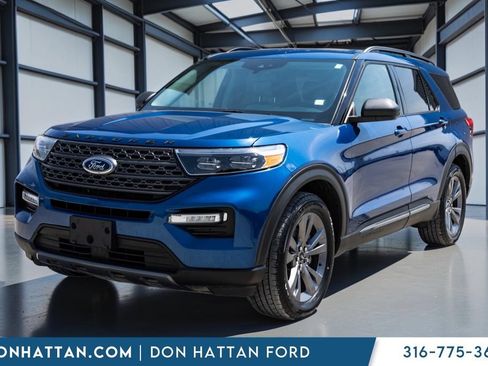 Used 2021 Ford Explorer XLT w/ Equipment Group 202A AWD/4WD image 24