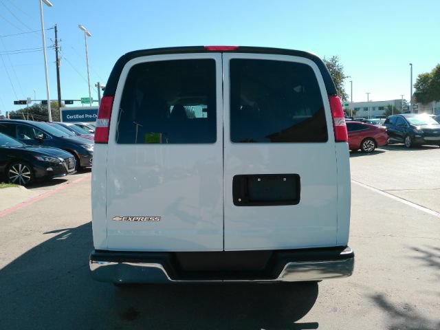 Used 2025 Chevrolet Express 3500 LT w/ LT Preferred Equipment Group RWD image 11