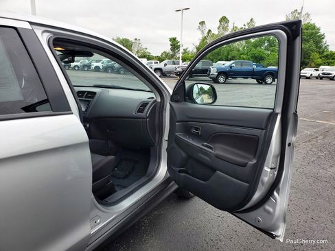 Used 2025 Mitsubishi Outlander Sport SE AWD/4WD image 33