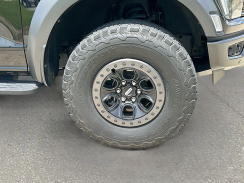 Certified 2023 Ford F150 Raptor w/ Raptor Carbon Fiber Package AWD/4WD image 32