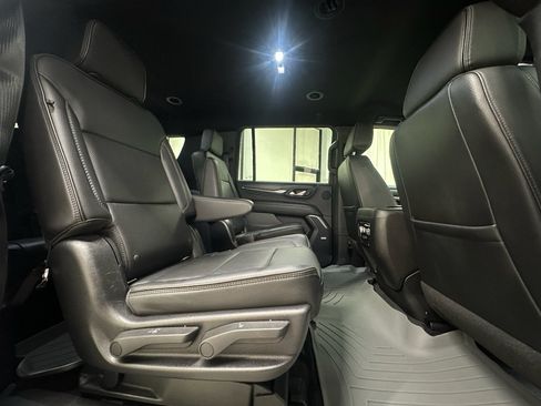Used 2022 GMC Yukon XL Denali AWD/4WD image 19