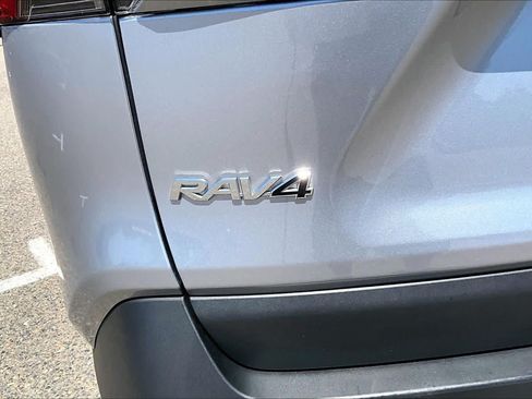 Used 2023 Toyota RAV4 LE AWD/4WD image 9