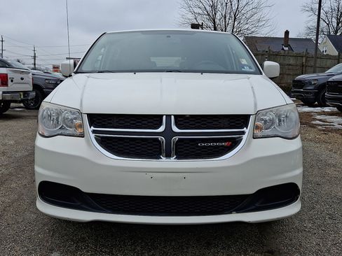 Used 2013 Dodge Grand Caravan SXT w/ UConnect Hands-Free Group image 3