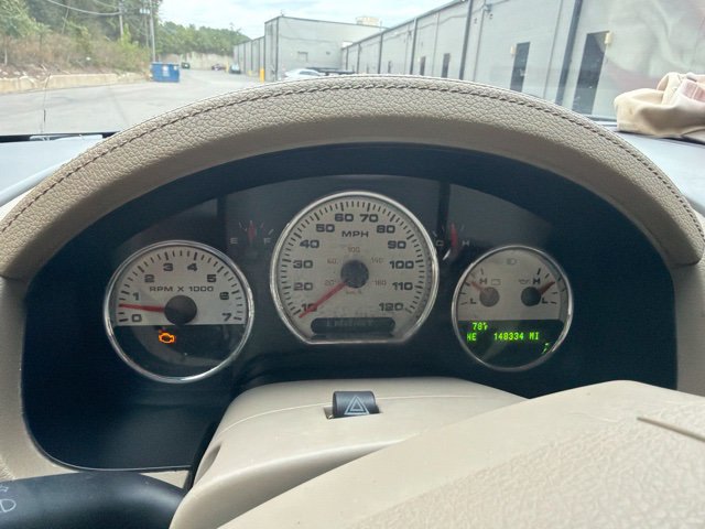 Used 2005 Ford F150 Lariat RWD image 8