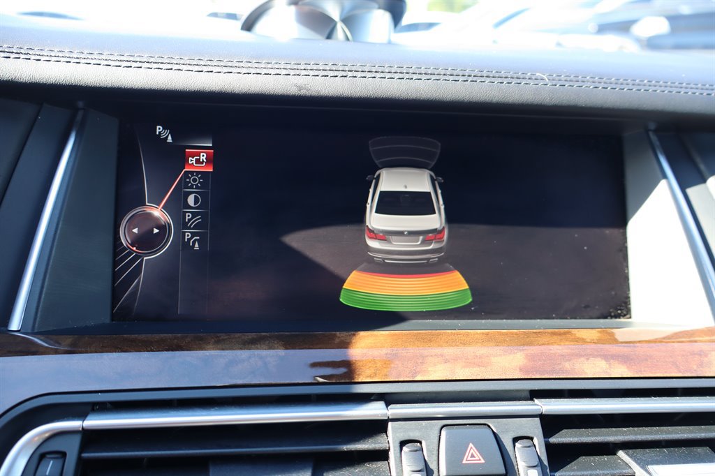 Used 2013 BMW 750Li RWD image 28