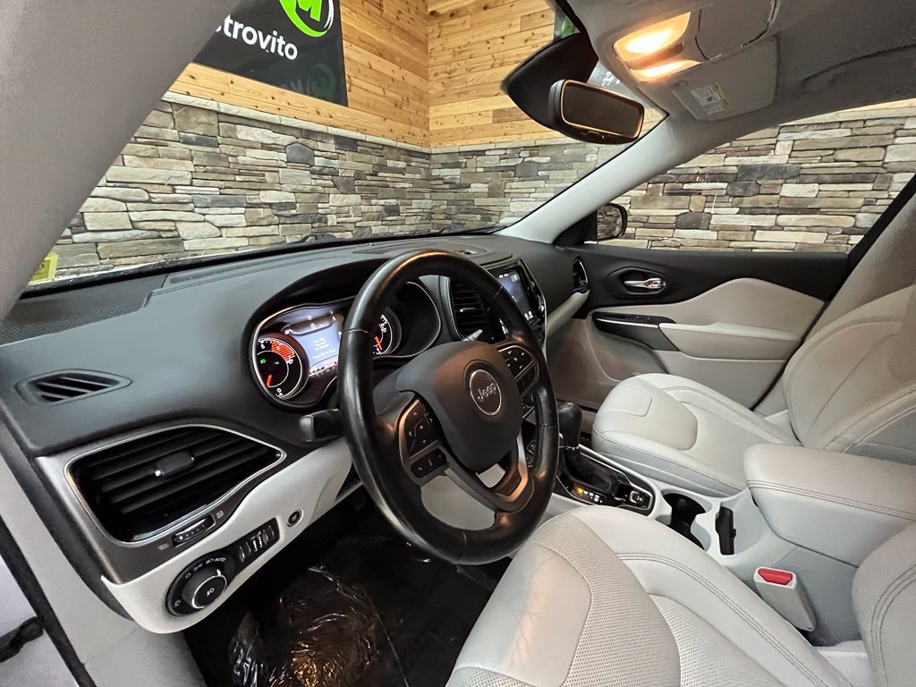 Used 2020 Jeep Cherokee Limited AWD/4WD image 18