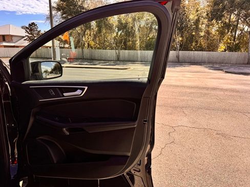 Used 2024 Ford Edge SEL image 32