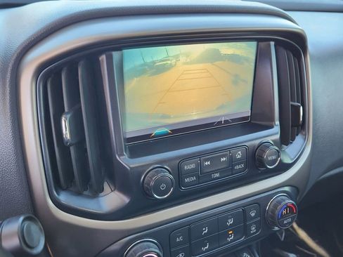 Used 2018 Chevrolet Colorado Z71 image 9