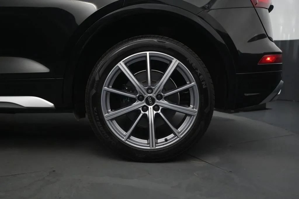 Used 2022 Audi SQ5 Premium Plus w/ Premium Plus Package AWD/4WD image 14