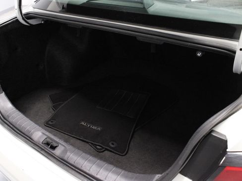 Certified 2024 Nissan Altima 2.5 SV FWD image 12