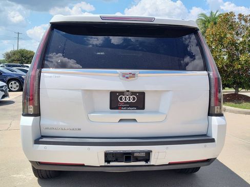 Used 2020 Cadillac Escalade 2WD image 7