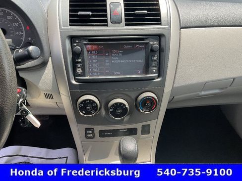 Used 2013 Toyota Corolla LE FWD image 14