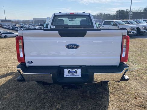 New 2026 Ford F250 XL w/ FX4 Off-Road Package AWD/4WD image 5