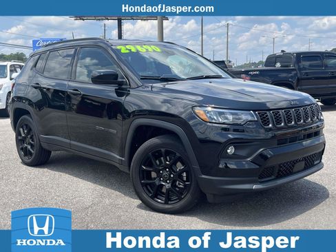 Used 2026 Jeep Compass Latitude AWD/4WD image 1