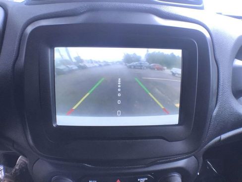 Used 2020 Jeep Renegade Latitude image 18