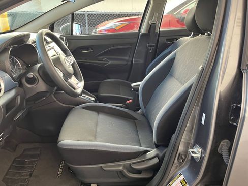 Used 2025 Nissan Versa SV image 27