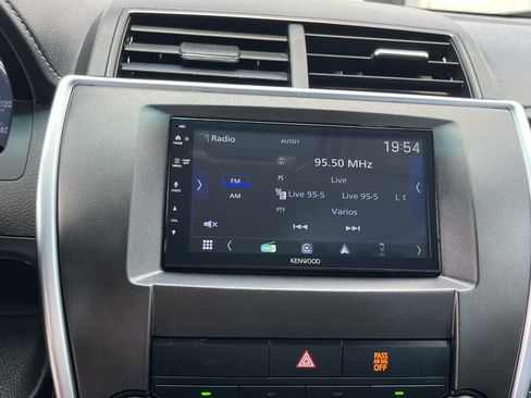 Used 2017 Toyota Camry LE FWD image 23