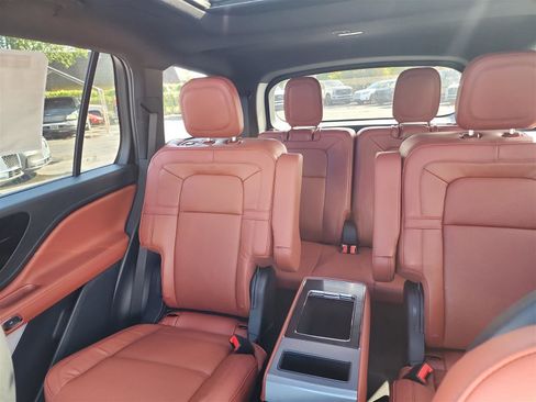 New 2025 Lincoln Aviator Reserve w/ Luxury Package image 13