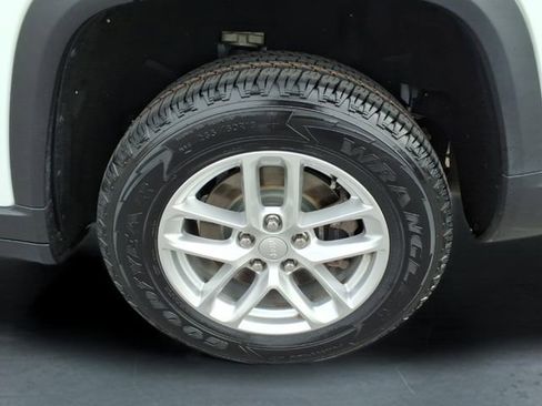 Used 2022 Jeep Grand Cherokee L Laredo w/ Luxury Tech Group I image 11