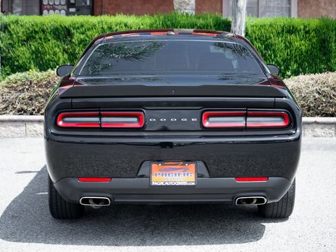 Used 2023 Dodge Challenger SXT RWD image 7