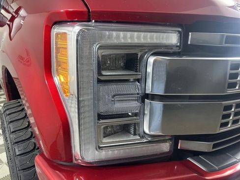 Used 2019 Ford F250 Platinum w/ Platinum Ultimate Package image 4