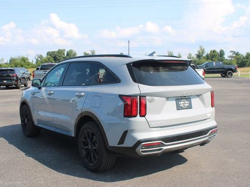 Used 2023 Kia Sorento SX FWD image 7
