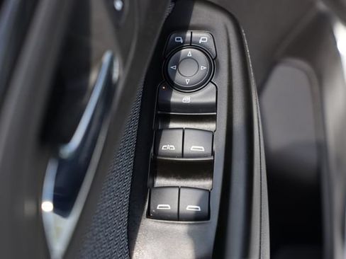 Used 2023 Chevrolet TrailBlazer LT w/ LPO, Blackout Package FWD image 11