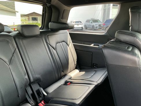 Used 2018 Ford Expedition Limited w/ Equipment Group 302A AWD/4WD image 24