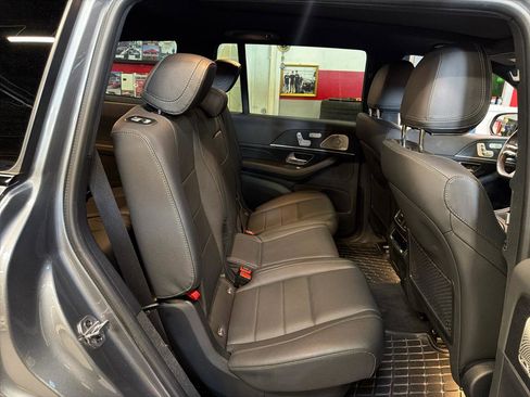 Used 2025 Mercedes-Benz GLS 450 4MATIC image 24