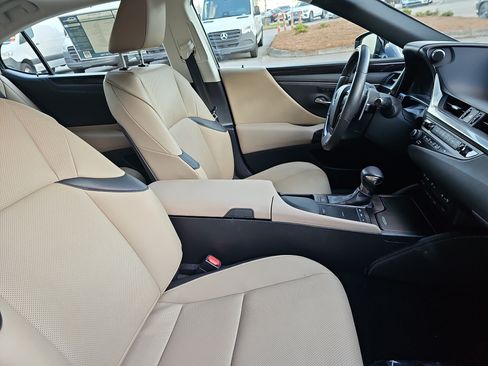 Used 2020 Lexus ES 350 w/ Premium Package FWD image 10