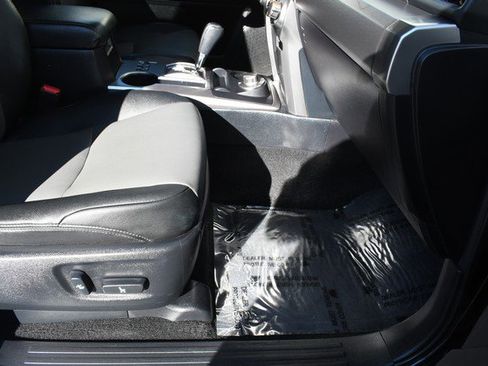 Certified 2024 Toyota 4Runner SR5 Premium image 25