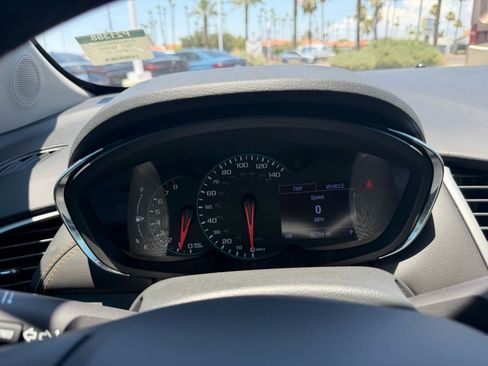 Used 2020 Chevrolet Trax LT w/ LT Convenience Package FWD image 24