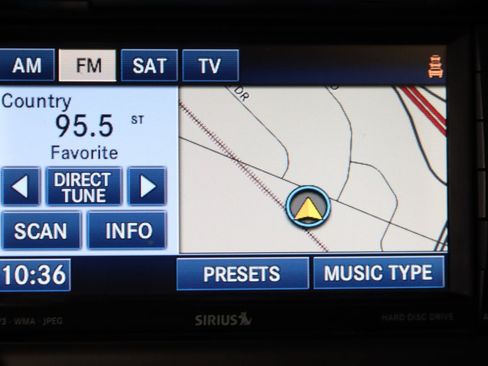 Used 2010 Chrysler Town & Country Touring Plus w/ Premium Group FWD image 20