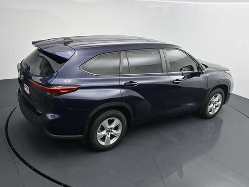 Used 2023 Toyota Highlander LE AWD/4WD image 27