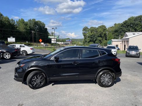 Used 2020 Nissan Rogue Sport S FWD image 4