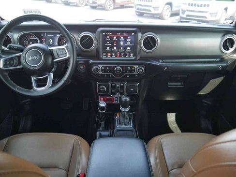 Certified 2023 Jeep Gladiator Rubicon w/ Cold Weather Group AWD/4WD image 5