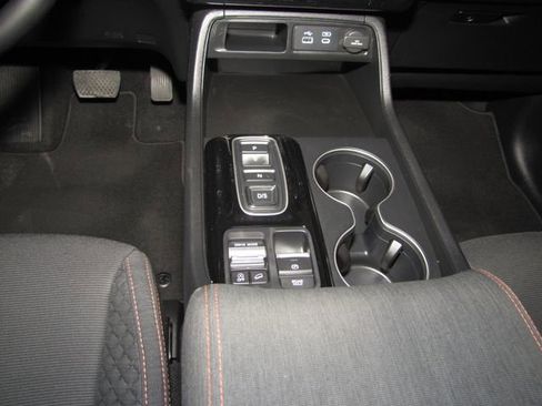 Certified 2025 Honda Pilot Sport image 14
