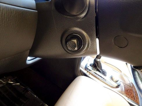 Used 2019 Nissan Armada SL w/ Premium Package image 30