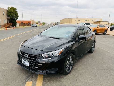 Used 2023 Nissan Versa SV FWD image 7