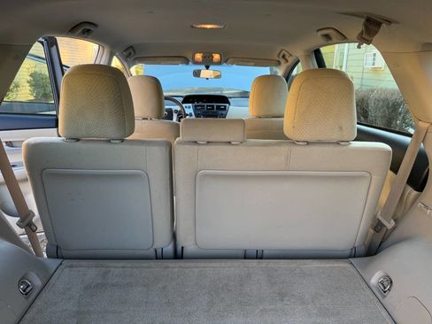 Used 2014 Toyota Prius V Two image 22