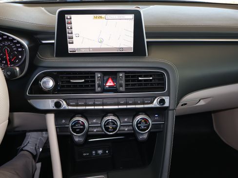 Used 2019 Genesis G70 3.3T Design image 12