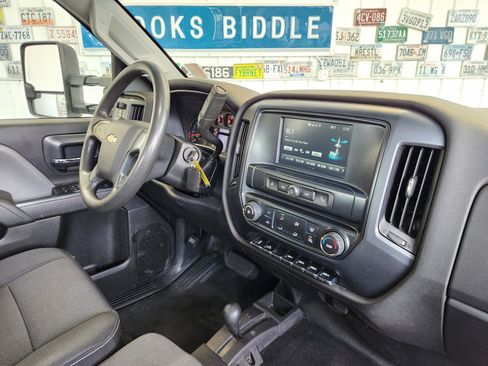 Used 2019 Chevrolet Silverado 3500 W/T w/ WT Convenience Package AWD/4WD image 2