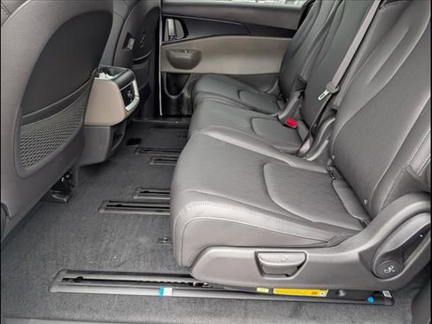 New 2026 Kia Carnival LXS image 8